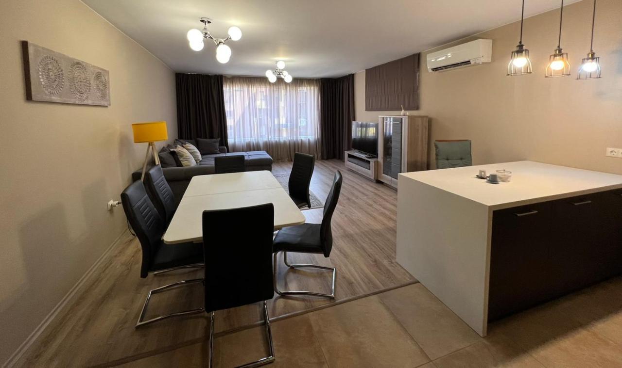 Johannesburg Spacious Family Apt W Free Parking And Playground София Екстериор снимка